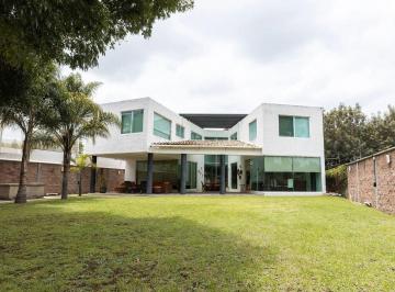 Casa · 656m² · 4 Recámaras · 3 Estacionamientos · Casa Venta en Campestre del Bosque, Puebla