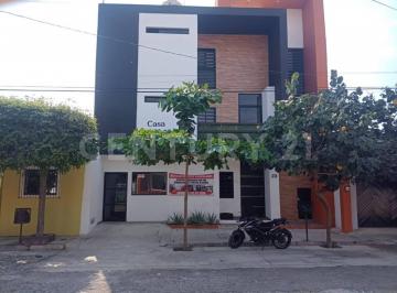 Casa · 239m² · 8 Recámaras · 2 Estacionamientos · Se Vende Casa en Col. La Haciendita, Villa de Alvarez, Col.