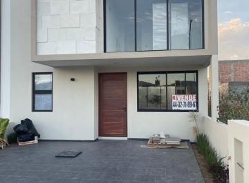 Casa de 4 habitaciones, Morelia · Fraccionamiento Privado, Casa por Policia y Transito