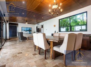 Casa · 500m² · 4 Recámaras · 3 Estacionamientos · Casa en Venta en Playacar Fase 2