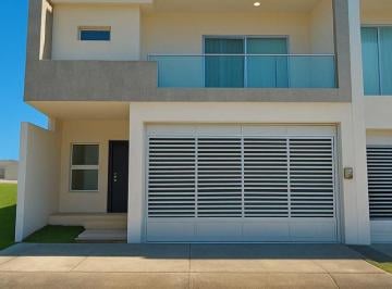 Casa de 3 habitaciones, Boca del Río · Casa en Venta en Col. Graciano Sanchez, Boca del Río.