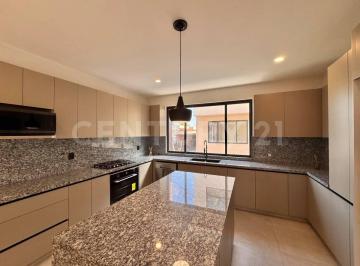 Casa en condominio · 355m² · 3 Recámaras · 3 Estacionamientos · Casa en Condominio en Venta en Av Toluca, Olivar de Los Padres Cdmx