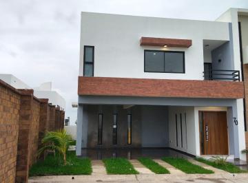 Casa · 200m² · 3 Recámaras · 2 Estacionamientos · Punta Tiburón Casa en Venta con Jacuzzi en Terraza.
