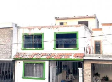 Casa · 156m² · 4 Recámaras · 1 Estacionamiento · Casa en Venta en Barrio San Carlos