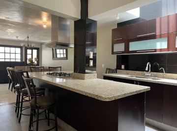 Casa · 220m² · 4 Recámaras · 2 Estacionamientos · Casa en Venta en San Juan El Rio Queretaro