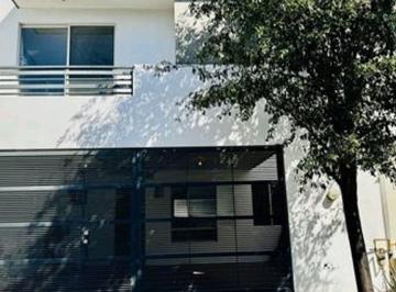 Casa de 3 habitaciones, García · Hermosa Casa en Venta Cumbres San Patricio!