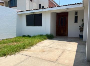 Casa · 220m² · 3 Recámaras · 2 Estacionamientos · Casa en Venta en San Juan El Rio Queretaro