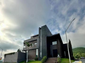 Casa de 4 habitaciones, Monterrey · Venta Casa en Sierra Alta, Monterrey