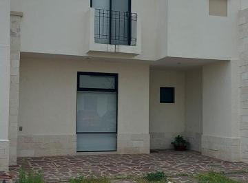 Casa · 148m² · 3 Recámaras · 2 Estacionamientos · Venta de Casa en Canah Frente a La Valenciana