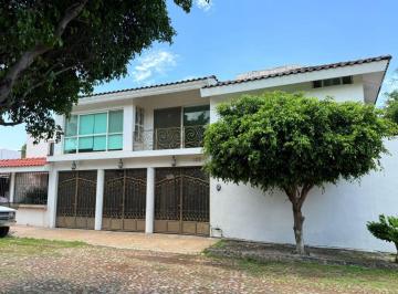 Casa de 5 habitaciones, León · Casa en Venta en Fraccionamiento San Jorge con 5 Recamaras 6 Baños 4 Estacionamientos