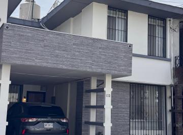 Casa de 3 habitaciones, Monterrey · Ubicación Estratégica en Esquina. Versatilidad Total. Alta Demanda.