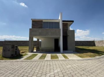 Casa en condominio de 4 habitaciones, Metepec · Moderna Casa en Venta en Condado del Valle con Recámara en Planta Baja, Metepec