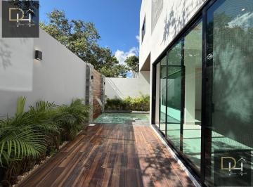 Casa · 226m² · 4 Recámaras · 3 Estacionamientos · ¡Hermosa Casa en Venta con Acabados de Lujo en Residencial Via Cumbres!