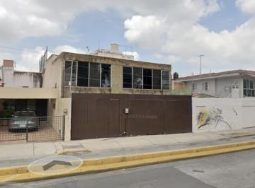 Casa en Venta de 4 habitaciones  · Casa en Remodelación en Jardines del Country, Guadalajara Venta