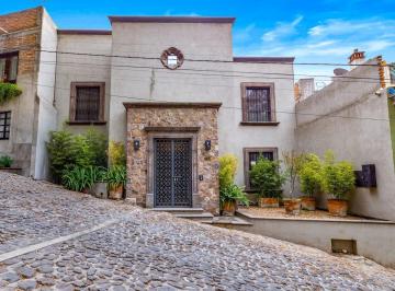 Casa · 347m² · 2 Recámaras · Casa Capilla Ojo de Agua