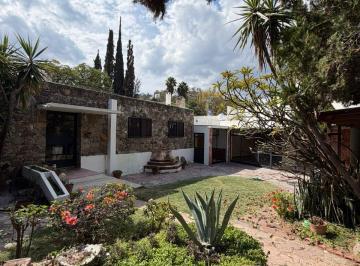 Casa de 4 habitaciones, Guanajuato · Casa a Pie de Av en Colonia San Javier