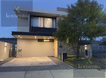 Casa en condominio · 360m² · 3 Recámaras · 2 Estacionamientos · Casa en Condominio en Fraccionamiento La Espiga