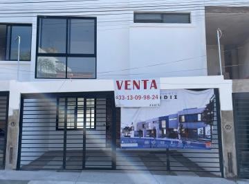 Casa de 4 habitaciones, Guadalajara · Casa en Venta en Autocinema (Santa Helena Alcalde)