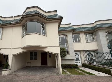 Casa en condominio de 3 habitaciones, Huixquilucan · Casa Remodelada en Condominio a La Venta en Interlomas
