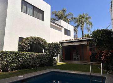 Casa · 309m² · 4 Recámaras · 2 Estacionamientos · Casa en Amatitlán