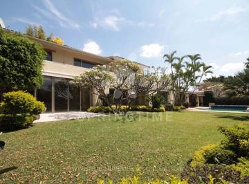 Casa de 5 habitaciones, Cuernavaca · Residencia en Tabachines: Vista Al Campo de Golf, Elevador y 5 Recámaras