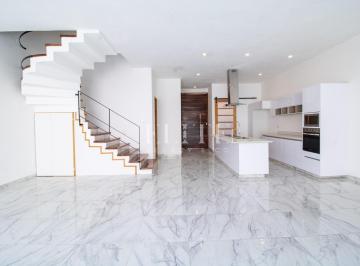 Casa · 198m² · 4 Recámaras · 3 Estacionamientos · Casa en Venta o Renta en Residencial Rio de 4 Recamaras y Alberca