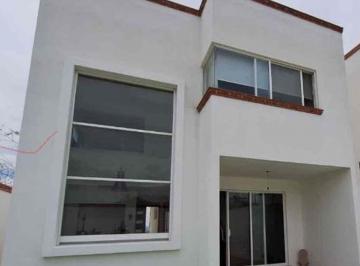 Casa de 3 habitaciones, Tequisquiapan · Residencia con Excelente Ubicación — Tequisquiapan, Qro.