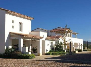 914777d103fb6f0784a7c575aa5ca038609f10dc87d59594ec454432830181ca · Casa en Venta en San Miguel de Allende - Club Hípico Otomí