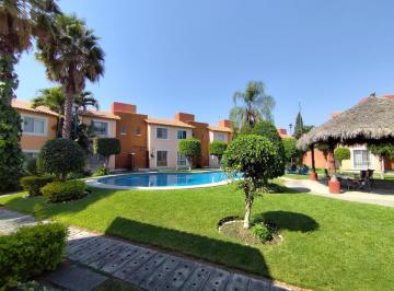 Casa en condominio de 2 habitaciones, Emiliano Zapata · Casa Frente Alberca en Los Sauces