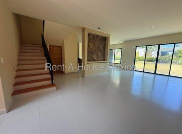 Casa de 3 habitaciones, Querétaro · Venta - Cumbres del Lago. Casa con Cuarto de Servicio, Área de Tv, 3 Recámaras, Roof Garden