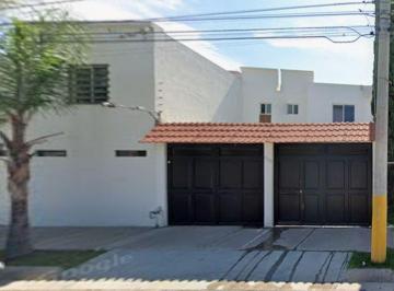 Casa de 3 habitaciones, León · Casa en Venta en Frac. El Condado Plus León Gto.