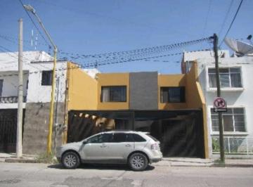 Casa · 155m² · 3 Recámaras · 2 Estacionamientos · Casa Las Américas