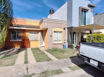 Casa · 60m² · 2 Recámaras · 1 Estacionamiento · Casa en Venta