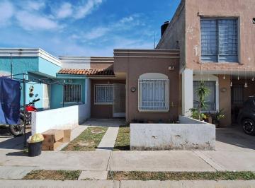 Casa · 60m² · 2 Recámaras · 1 Estacionamiento · Casa en Venta
