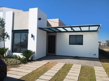 Casa · 256m² · 2 Recámaras · 3 Estacionamientos · Casa en San Miguel Totocuitlapilco