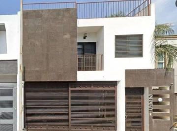 Casa de 3 habitaciones, Monterrey · Recuperación Bancaria en Nuevo León