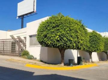 Casa de 3 habitaciones, León · Casa en Venta de un Piso en Cañada del Refugio Sur con 3 Recamaras 3 Baños y Alberca