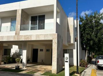 Casa de 3 habitaciones, Solidaridad · Casa en Venta en Selvanova Coto 4 Playa del Carmen, Quintana Roo
