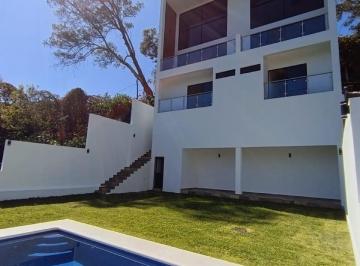 Casa · 238m² · 4 Estacionamientos · Casa - Lomas de Tetela