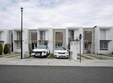 Casa de 2 habitaciones, El Marqués · Casa en Venta en El Mirador, Queretaro