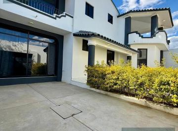Casa · 345m² · Casa en San Agustín Yatareni