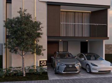 Casa · 320m² · 4 Recámaras · 2 Estacionamientos · Casa Venta 4 Recámaras Frente a La Zona Comercial de Lomas Angelopolis