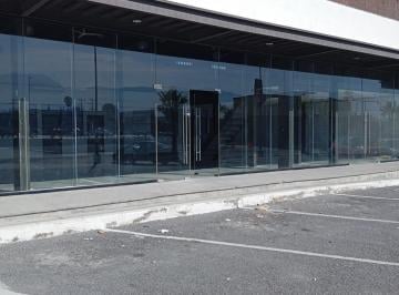 Local comercial · 424m² · 1 Recámara · 1 Estacionamiento · Local de 424 m² Sobre Eulalio Gutiérrez
