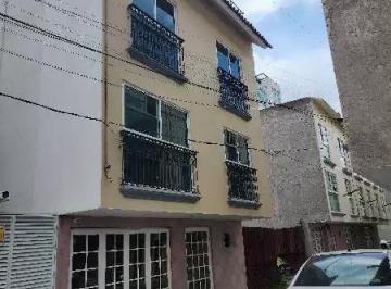 Casa · 235m² · 3 Recámaras · 3 Estacionamientos · Terreno en Valle de Tepepan