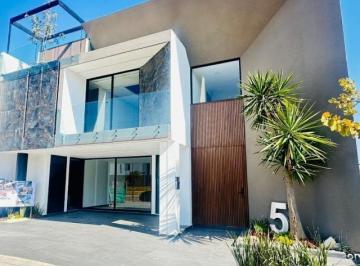Casa · 442m² · 4 Recámaras · Casa en Venta