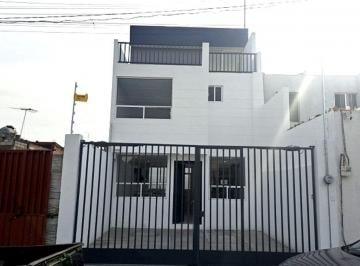 Casa de 3 habitaciones, Puebla · Bonita Casa de 3 Niveles en Col. Arboledas de Loma Bella a 3 Cuadras Colegio Bachilleres