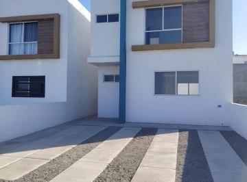 Casa · 105m² · 3 Recámaras · 2 Estacionamientos · Casa en Lomas de La Presa