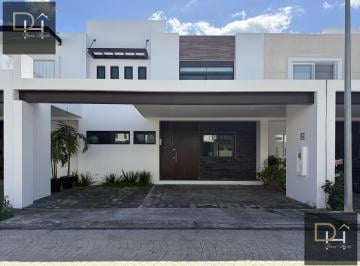 Casa · 256m² · 3 Recámaras · 3 Estacionamientos · Casa - Aqua Residencial