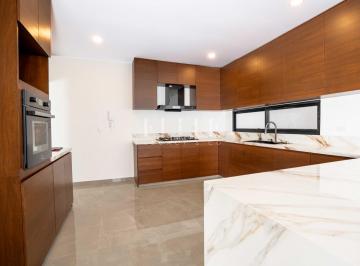Casa · 222m² · 5 Recámaras · Casa de 5 Recámaras en Venta en Residencial Vía Cumbres