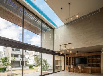 Casa · 800m² · 4 Recámaras · 6 Estacionamientos · Exclusiva Casa en Venta en Puerto Cancun